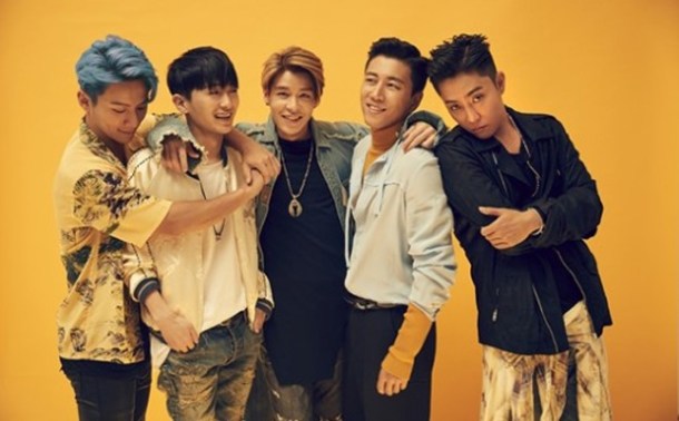 sechs-kies-three-words