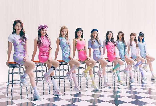 NiziU - Poppin' Shakin'