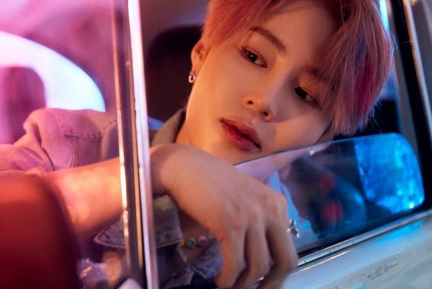 Ha Sungwoon - Sneakers