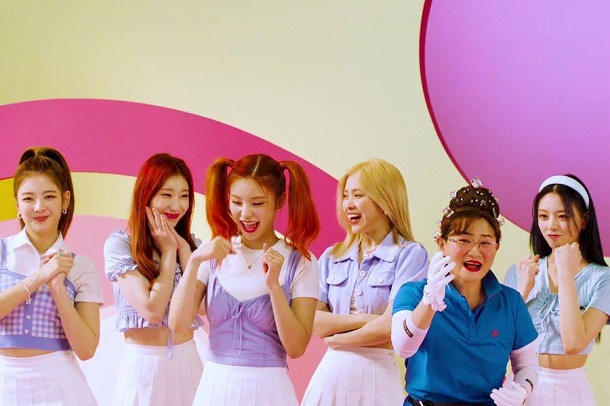 Song Review: ITZY x Second Aunt Kim DaVi – Break Ice | The Bias