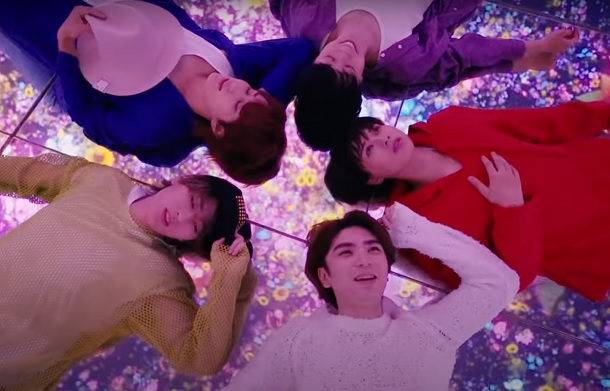 HiHi Jets - Eyes Of The Future