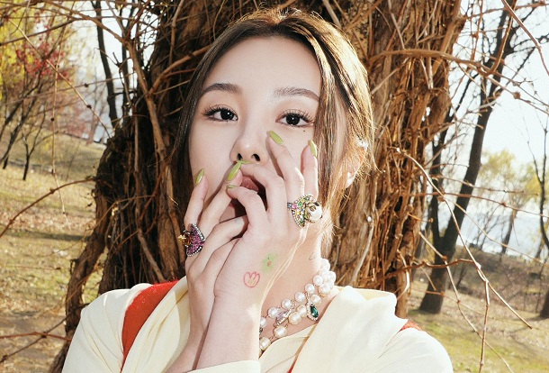 Wheein - Make Me Happy