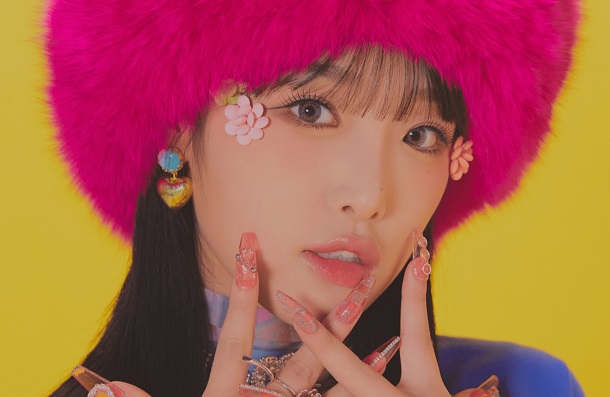 Yena - Smiley (ft. BiBi)