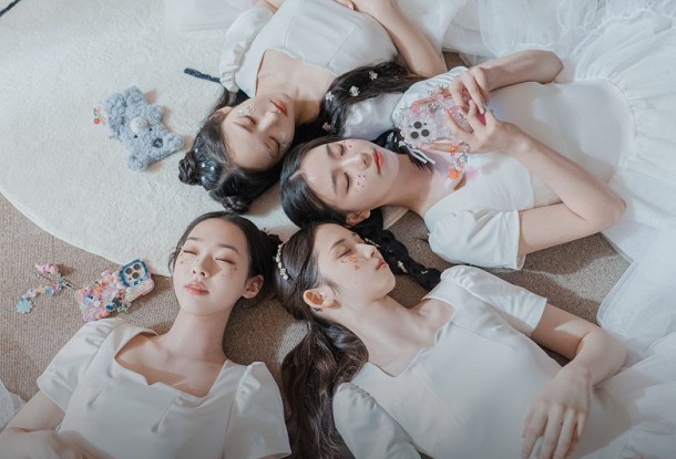 tripleS +(KRystal Eyes) ‘Cherry Talk’