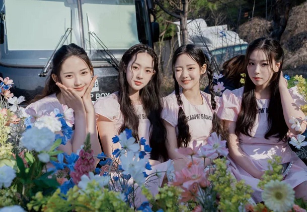 tripleS +(KR)ystal Eyes - Touch+ (ft. Sohyun)