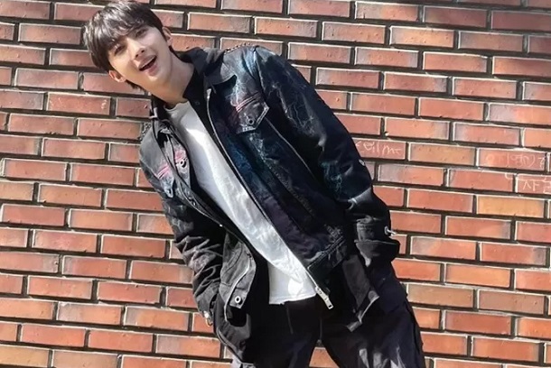 韓国 O Hui Song Review: Hui (Pentagon) – Whale | The Bias List // K-Pop