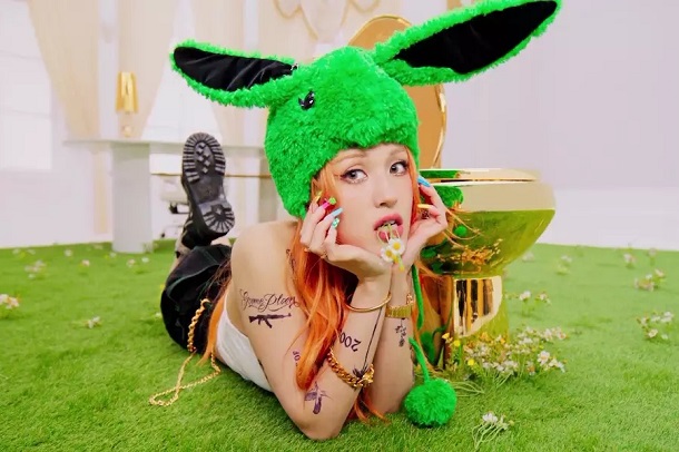 JEON SOMI - Gold Gold Gold