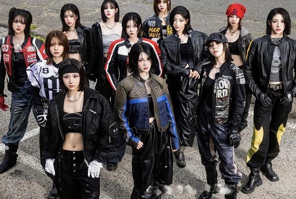 tripleS Visionary Vision - Hit the Floor